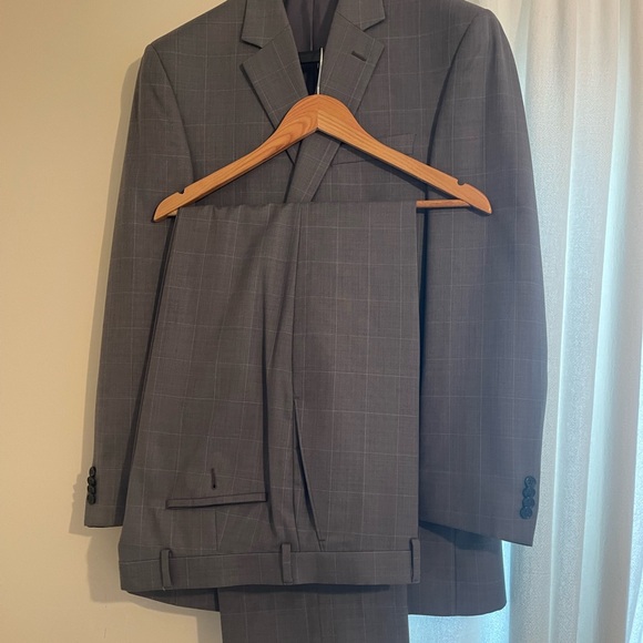 Men’s Michael Kor’s 2 Piece Suit - Picture 2 of 5